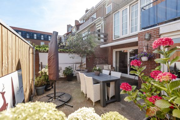 Oasis Escape - modernes apartment mit gemütlichem Außenbereich!