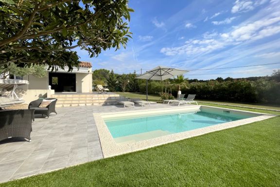 Villa Cabriere, family home near Aix en Provence and Lubéron