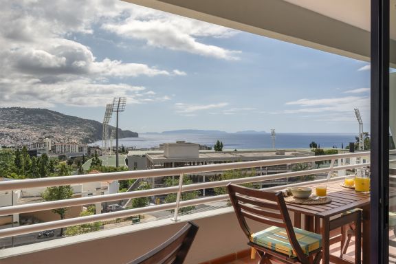Blick auf die Bucht von Funchal, Vista Mar I