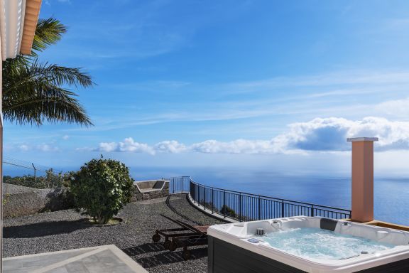 Com jacuzzi, vista mar - Casa da Quinta Grande