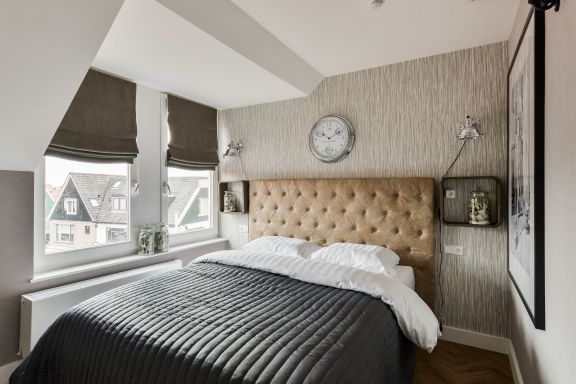 Volendam Old Bridge Residence R6 