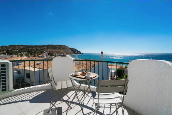 Waterside Village - Sea View Apartment
