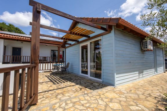 The Olive Hill Bungalow Azul