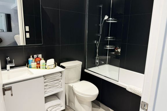 Modern Fully Furnished Studio in Griffintown with Premium amenities