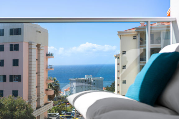 Atlantic View – T2 Funchal with sea view
