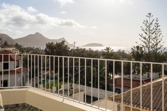 Fontinha I - Quiet retreat near the beach.