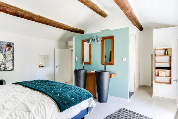 Mas Adrien,  Jolie maison avec piscine, pour 8 personnes