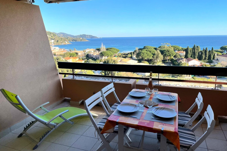 Terrasse vue sur la mer (Saint-Clair-Cap Nègre)