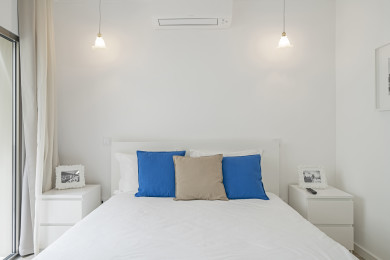 Chambre à coucher avec lit double