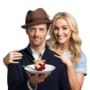 Jason Mraz and Betsy Wolfe