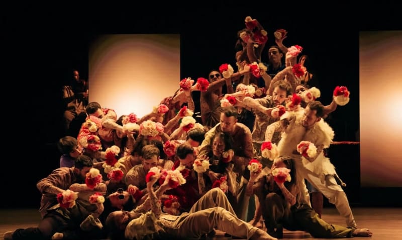 Ihsane britishtheatreguide.info asks for your consent to use your personal data for the following purposes: Manage your data Confirm our vendors