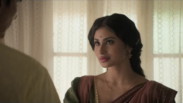 5 Times Mouni Roy Amazed Us With Her Bong Beauty Saree Style In Gold