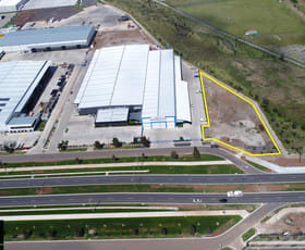 Showrooms / Bulky Goods commercial property leased at 331 Dohertys Road Truganina VIC 3029