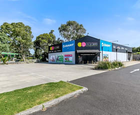 Showrooms / Bulky Goods commercial property leased at 88-90 Princes Highway Pakenham VIC 3810