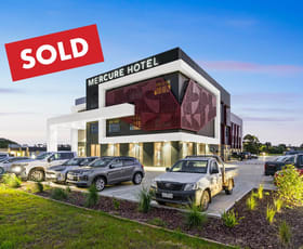 Showrooms / Bulky Goods commercial property sold at Mercure Hotel, 77 Racecourse Road Pakenham VIC 3810