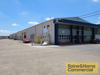 Factory, Warehouse & Industrial commercial property leased at 5 and 6/594 Boundary Road Archerfield QLD 4108