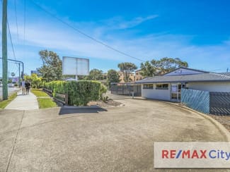 Medical / Consulting commercial property leased at 2166 Logan Road Upper Mount Gravatt QLD 4122
