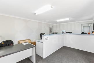 Showrooms / Bulky Goods commercial property sold at 50 Glenmore Road Park Avenue QLD 4701