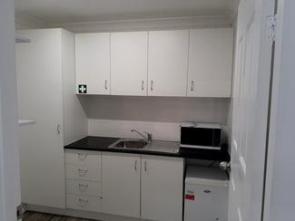 Shop & Retail commercial property leased at 4/17-19 Industrial Road Oak Flats NSW 2529 Shop & Retail commercial property leased at 4/17-19 Industrial Road Oak Flats NSW 2529