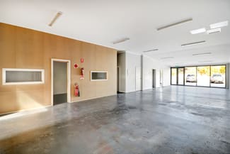 Showrooms / Bulky Goods commercial property leased at 3/165 Mt Buller Road Mansfield VIC 3722