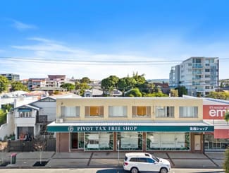 Showrooms / Bulky Goods commercial property leased at 174-176 Scarborough Street Southport QLD 4215