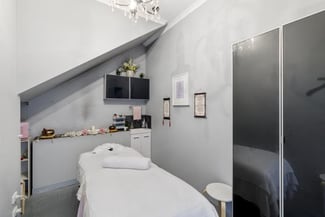 Shop & Retail commercial property leased at 412 Balwyn Road Balwyn North VIC 3104