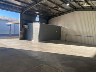 Factory, Warehouse & Industrial commercial property for lease at Unit 4/56-58 Fearnley Street Portsmith QLD 4870