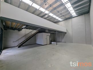 Factory, Warehouse & Industrial commercial property leased at 3/15 Sugar Gum Crt Braeside VIC 3195