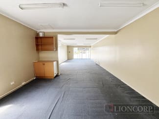 Showrooms / Bulky Goods commercial property for lease at Greenslopes QLD 4120