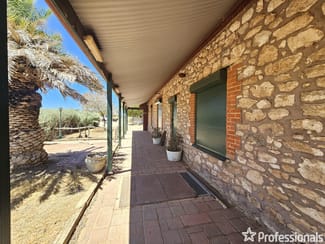 Shop & Retail commercial property sold at 4-8 North Terrace Mount Mary SA 5374