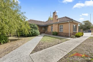 Medical / Consulting commercial property sold at 602 Barkly Street Golden Point VIC 3350