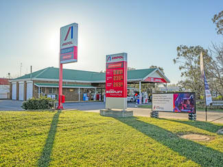 Showrooms / Bulky Goods commercial property for sale at 60 Windsor Parade Dubbo NSW 2830
