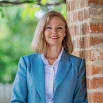 Suzanne Carter