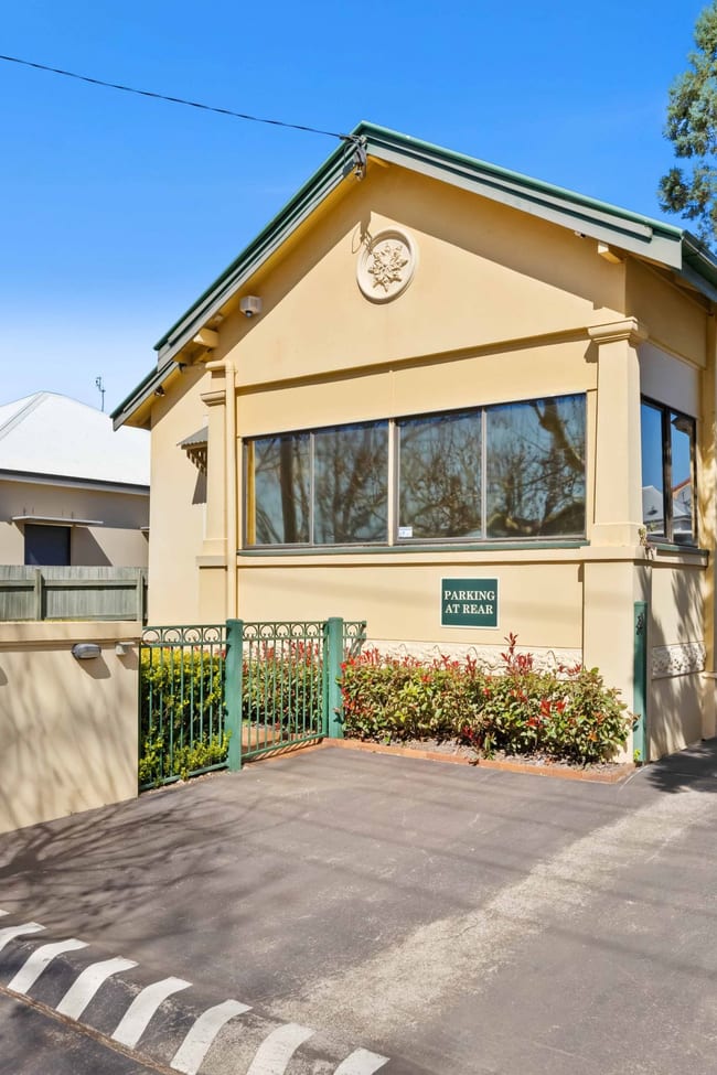 Offices/110 Herries Street East Toowoomba QLD 4350
