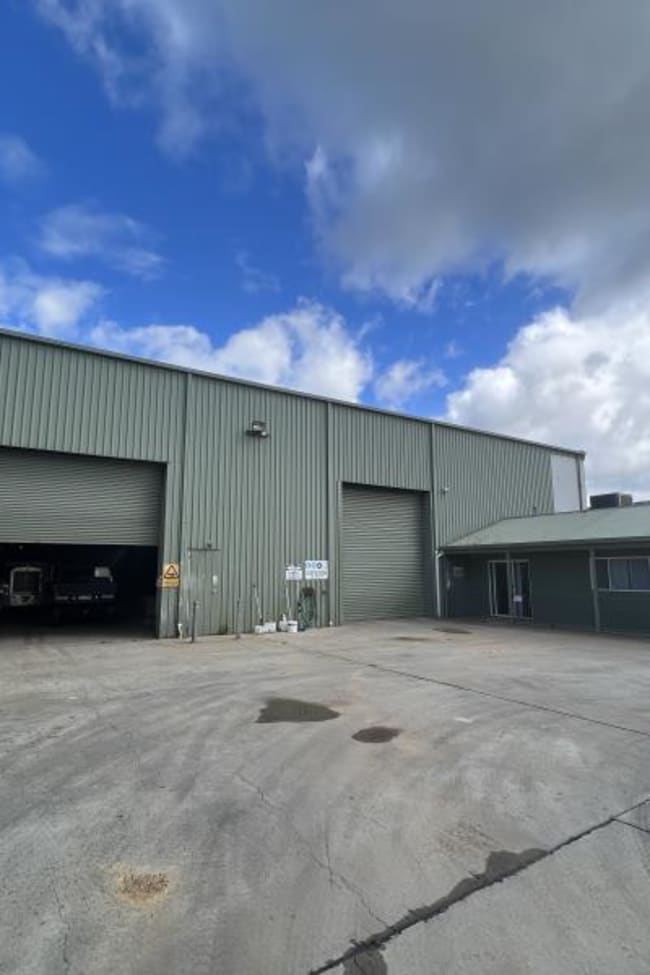 Whole Property/55 Lorn Road Queanbeyan NSW 2620