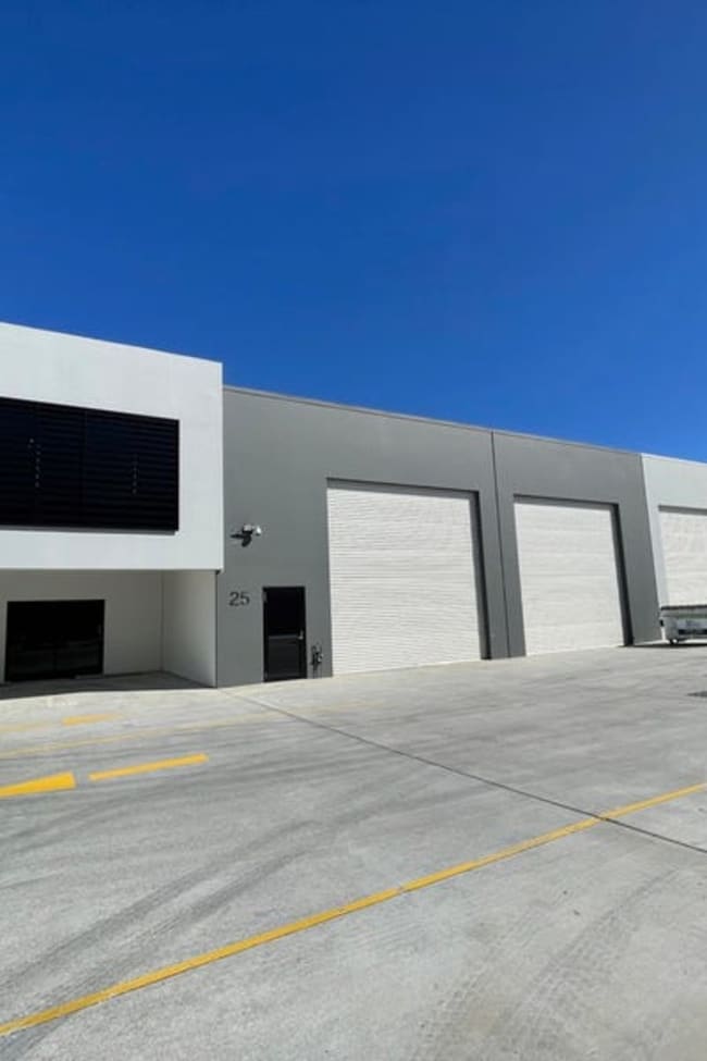 24/8 Distribution Court Arundel QLD 4214