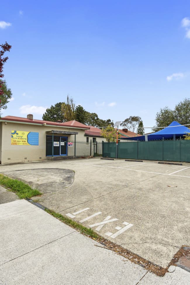 13 Warrigal Road Hughesdale VIC 3166