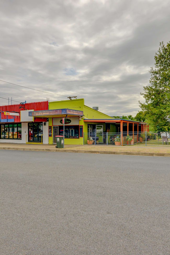 "The Corner Shack" 9-13 Hillvue Road Tamworth NSW 2340