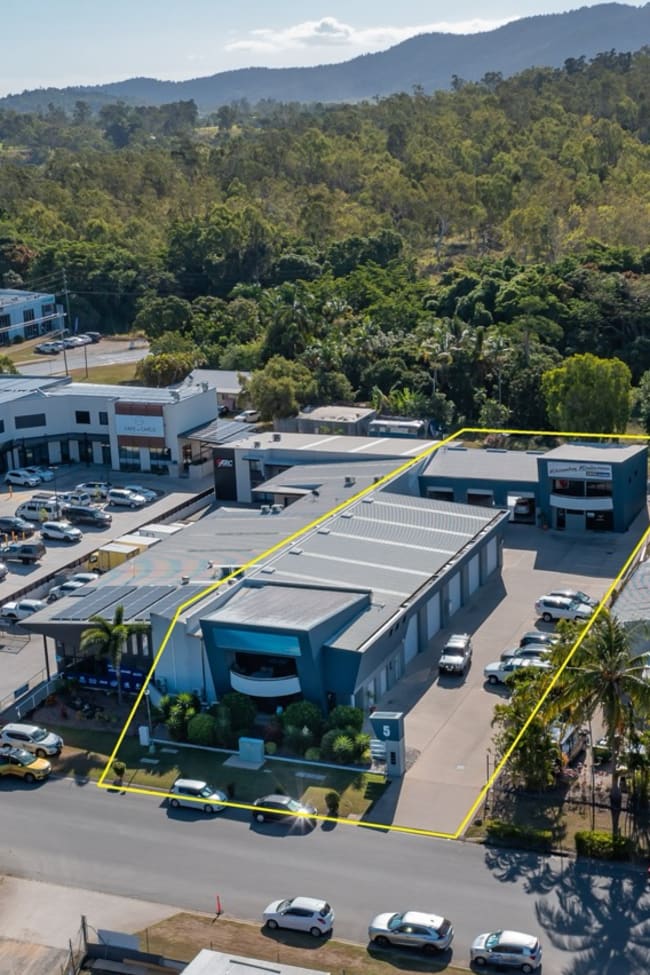 5 Carlo Drive Cannonvale QLD 4802