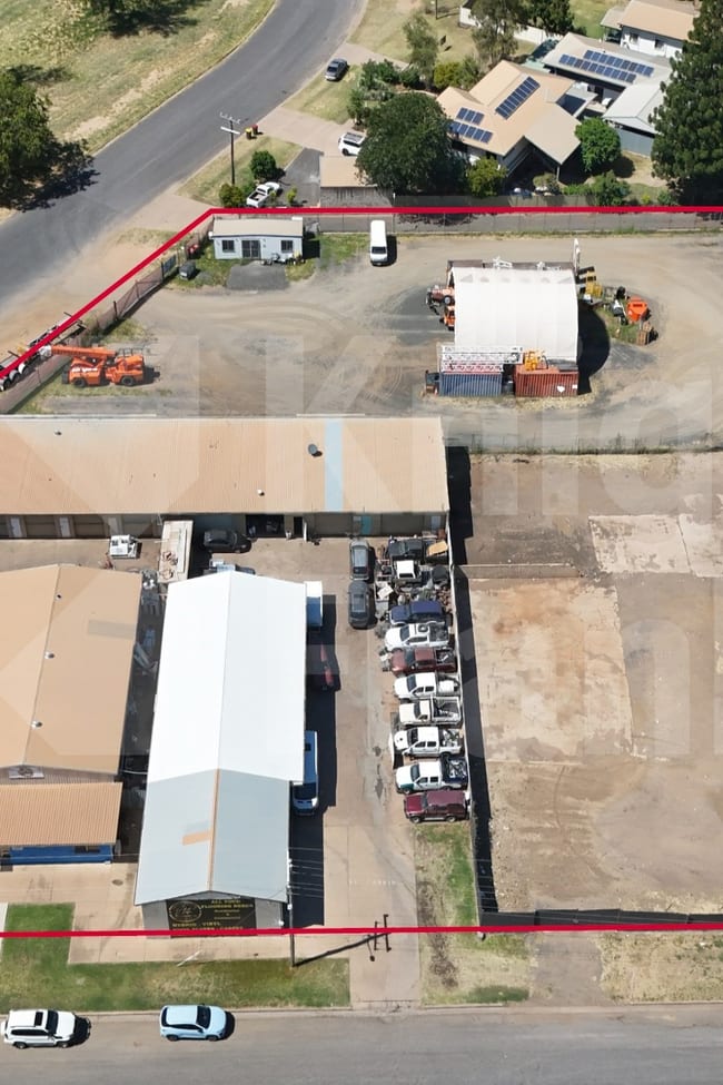 Multi-tenanted Industrial/Lot 9 Douglas St Emerald QLD 4720