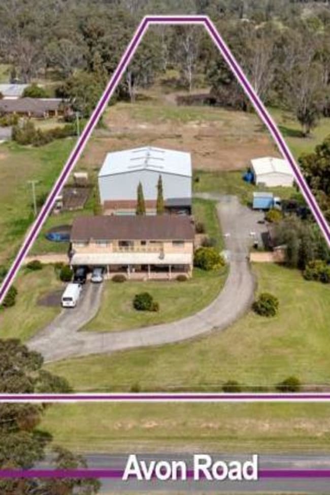 Whole/125 Avon Road Bringelly NSW 2556