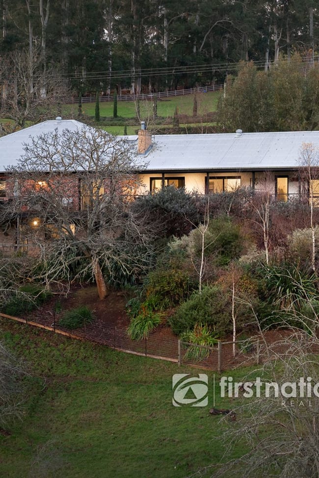 1475 Pakenham Road Mount Burnett VIC 3781
