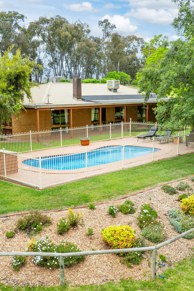 15 Benzie Lane Sandy Creek VIC 3695