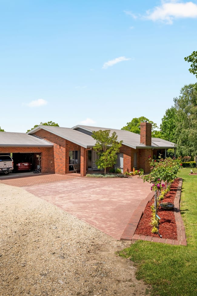 1672 Kiewa Valley Highway Kiewa VIC 3691