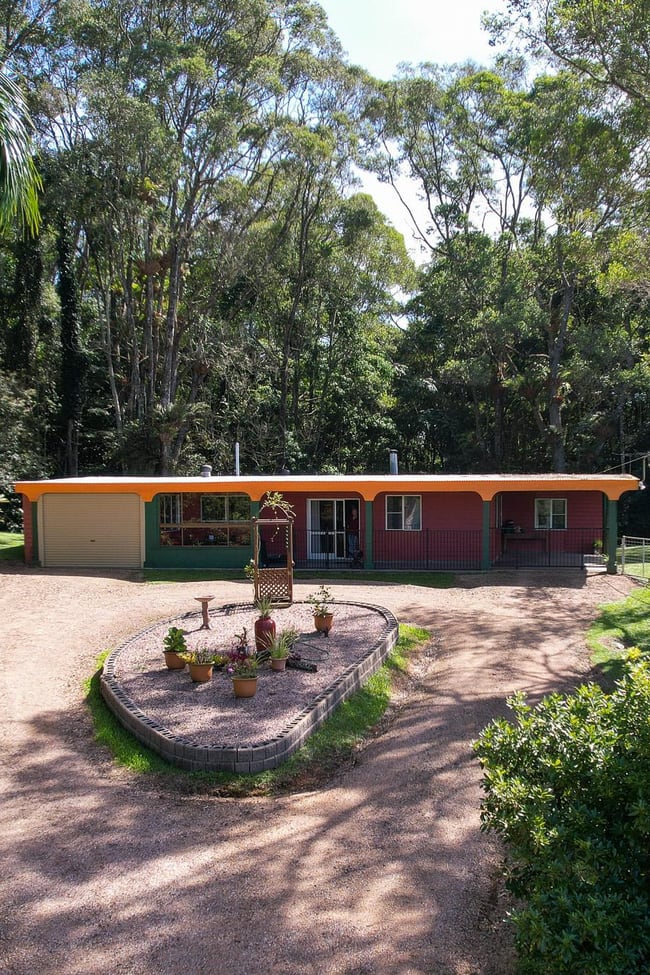 95 Winfield Road Lake Eacham QLD 4884 95 Winfield Road Lake Eacham QLD 4884