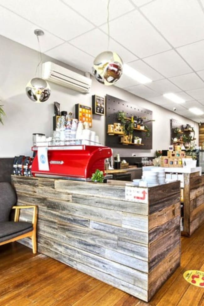 26 Myer Street (funkey Monkey Cafe) Lakes Entrance VIC 3909