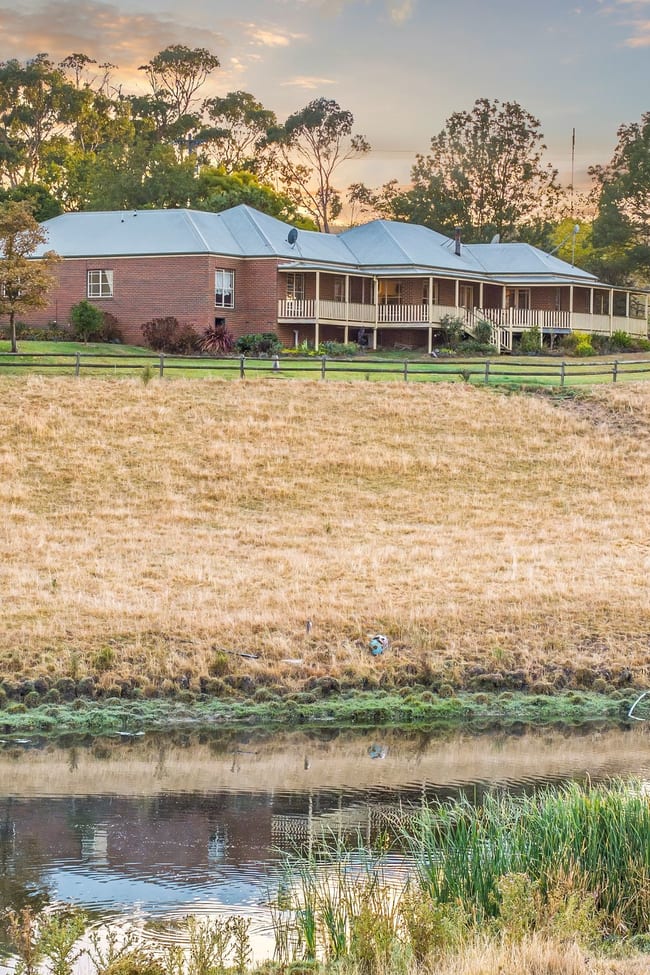 100 Sunday Ridge Road Simpson VIC 3266