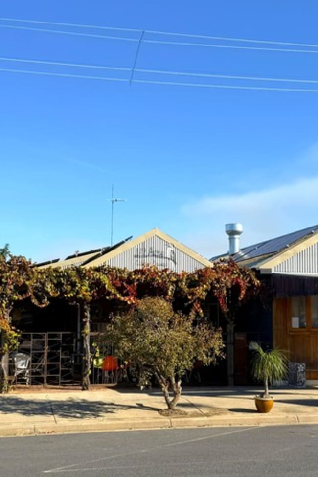 52 Hawkins Street Howlong NSW 2643