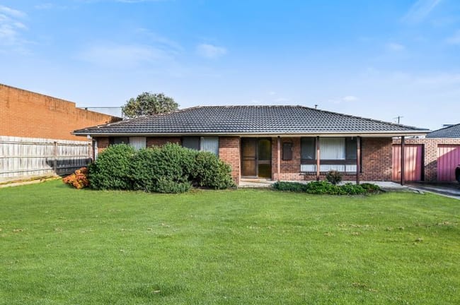 Unit 2/204 Sladen Street Cranbourne VIC 3977