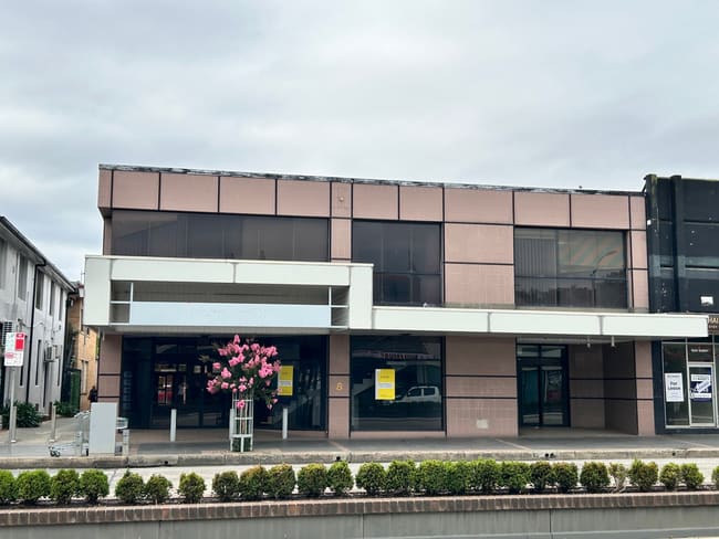 8 Monaro Street Queanbeyan NSW 2620 8 Monaro Street Queanbeyan NSW 2620